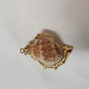 Natural Conch Gold Leaf Edged Pendent